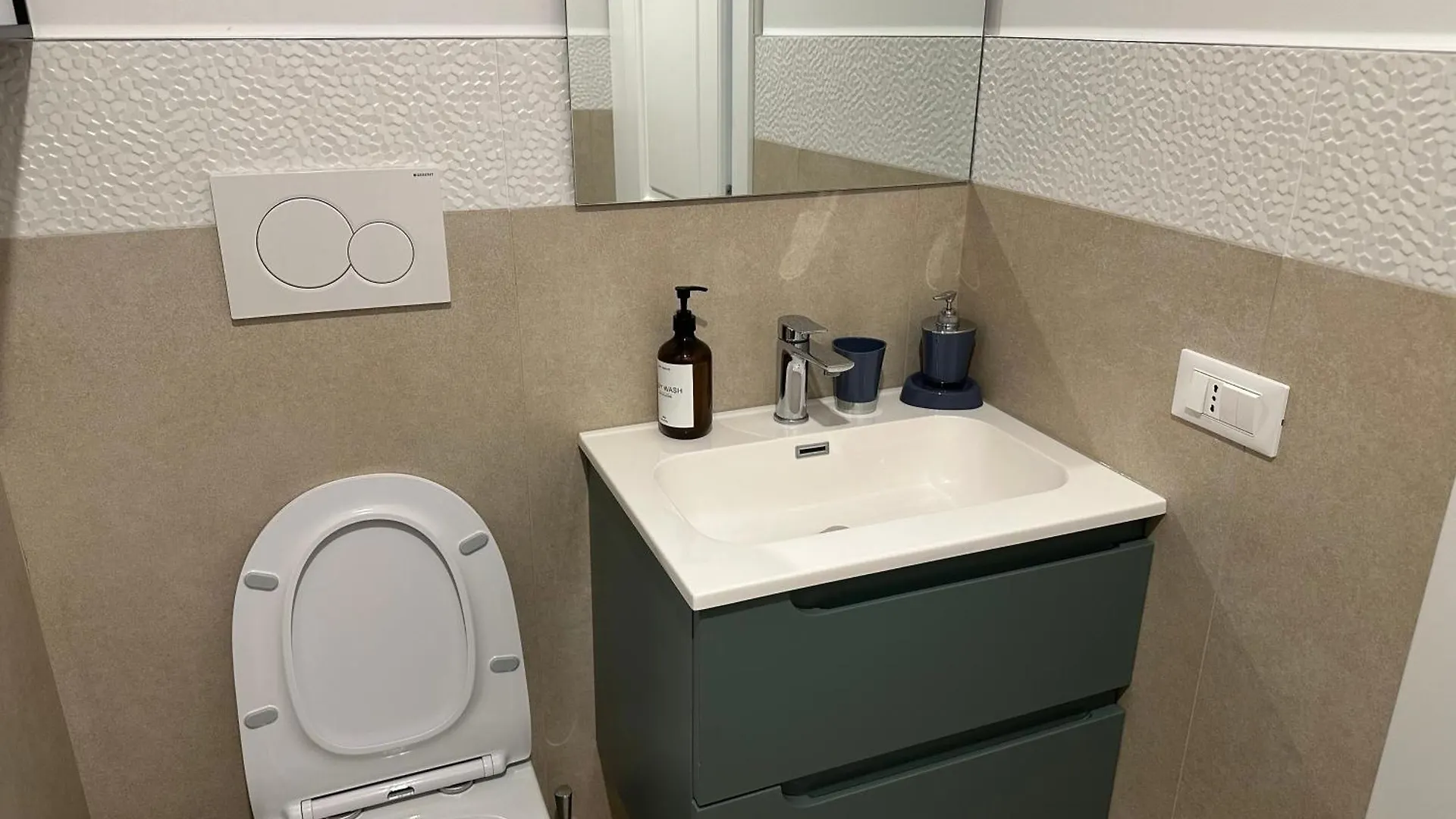 Repetti Design - 10 Min To City Centre & Airport Milan Italy